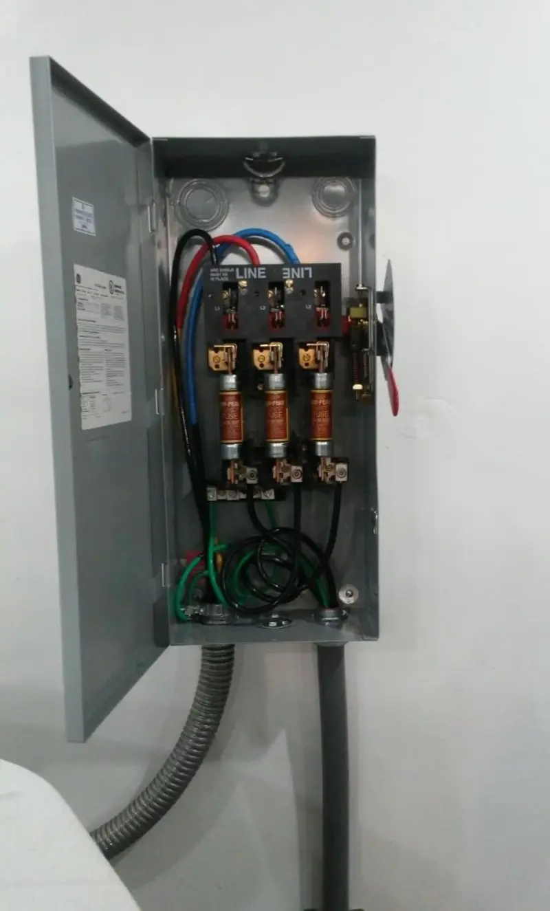 Three-phase disconnect switch installed for Electrical Wiring & Rewiring in Midway